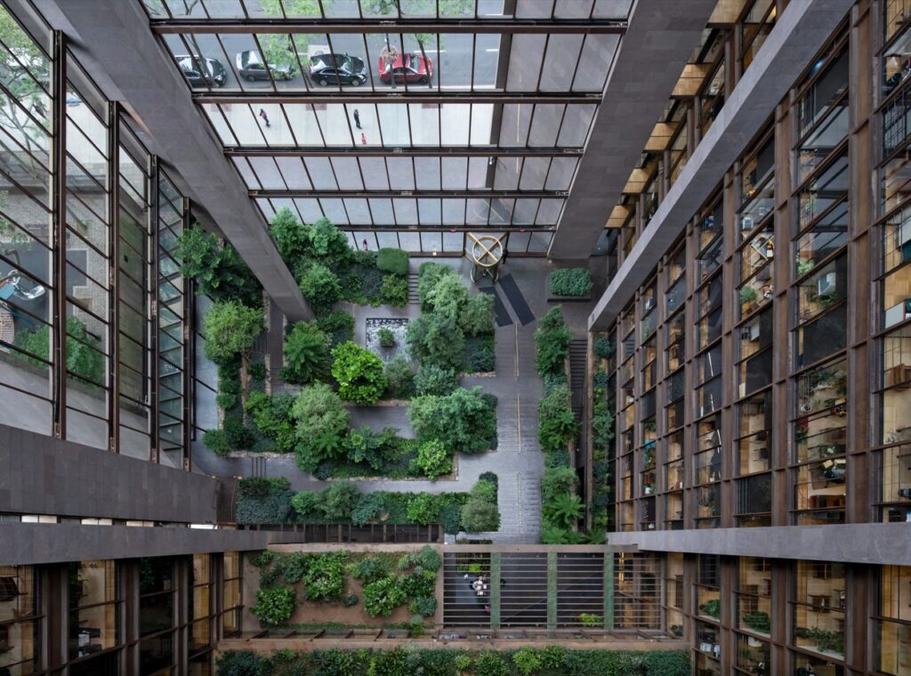 Nuestros Servicios Edificio Oficinas Interior Jardin 1024x760